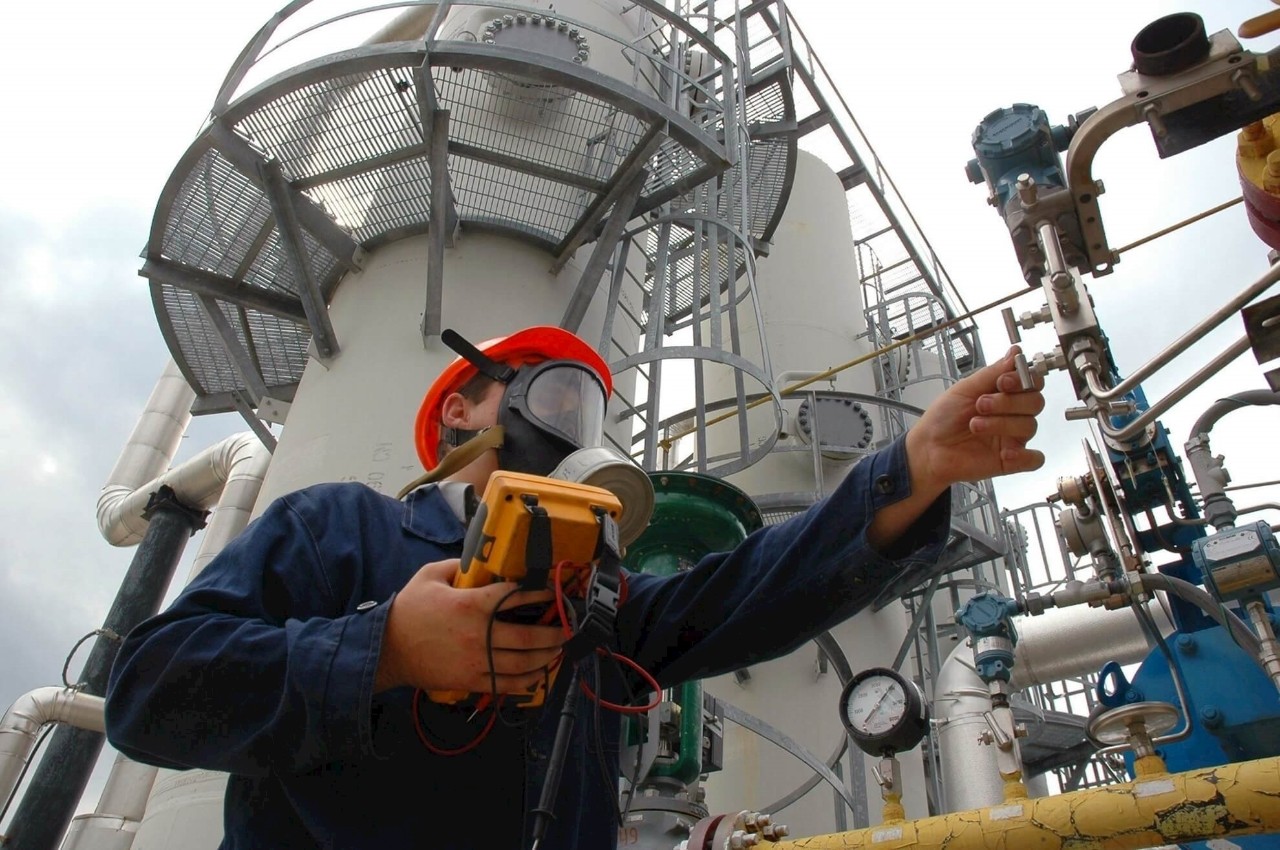 Picture of Oil and Gas Pipeline Leak Detection and Resolution