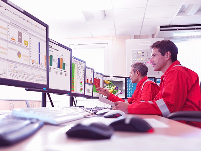 Smart_Infrastructure_Campaign_Feature_ControlRoom_1085x480